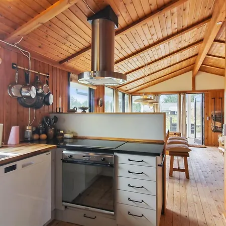 Nestori - 950m From The Sea By Interhome Feriehus *